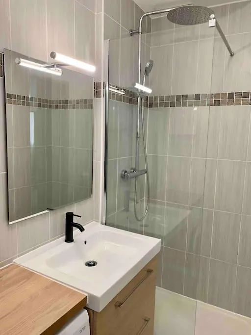 Studio Le Pensier - Monplaisir Lyon 0*,  France